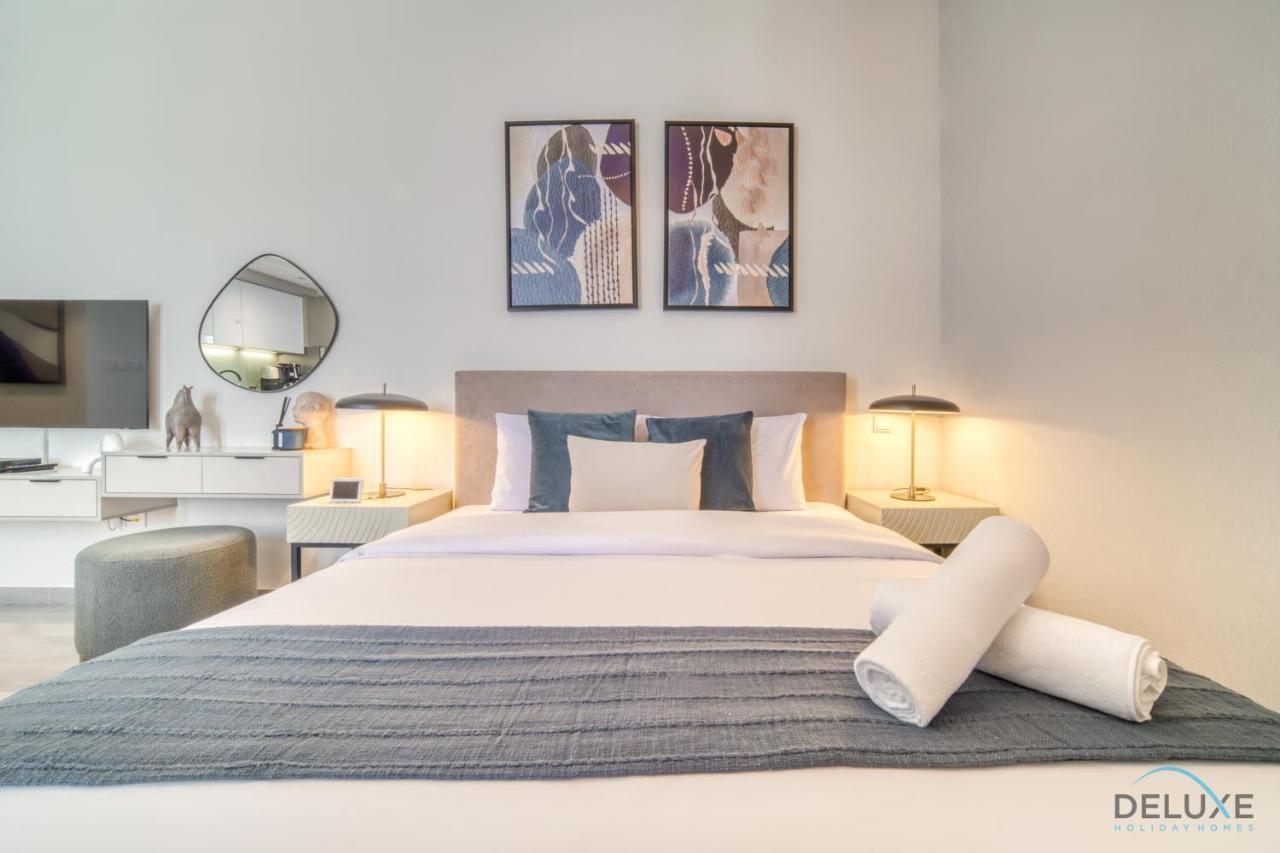 Striking At Mesk 1 Midtown Production By Deluxe Homes Apartment